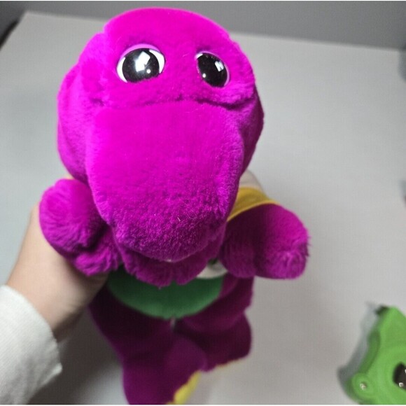 Vintage Dakin 1992 Barney Plush Purple Dinosaur 14” Barney & Friends with shirt - Picture 6 of 7